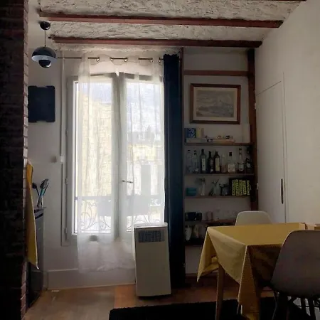 Apartament Studio Calme En Plein Coeur De Paryż